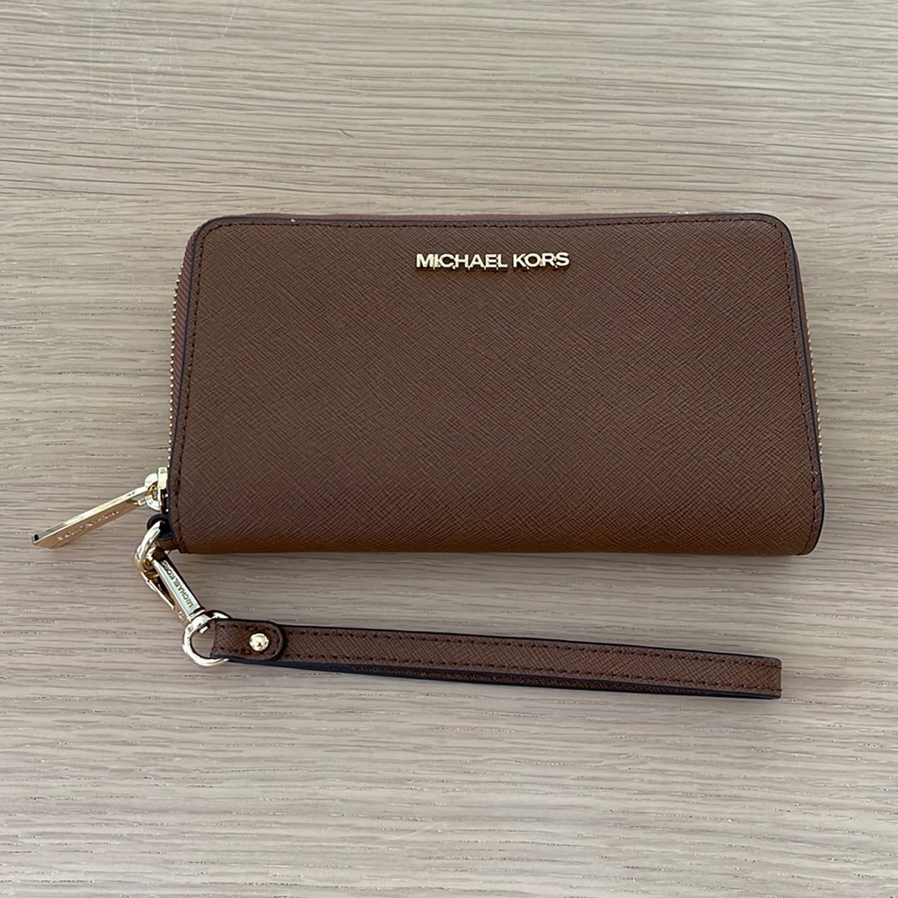 Michael Kors wristlet. NWOT.